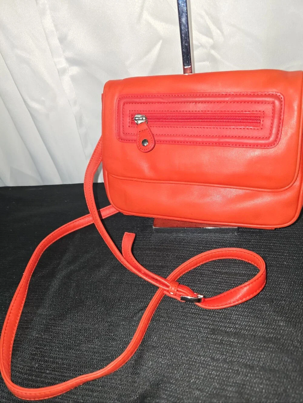 PERLINA MULTIPOCKETS Red Leather Crossbody Bag — Vibrant Red Shoulder Purse